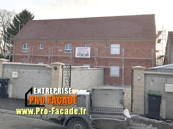 Chantier Ravalement de façade sur Valescourt 60130 avant